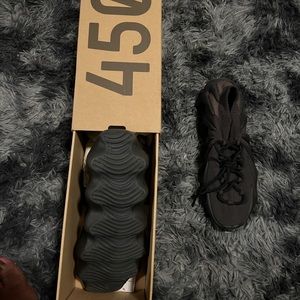 YEEZY 450